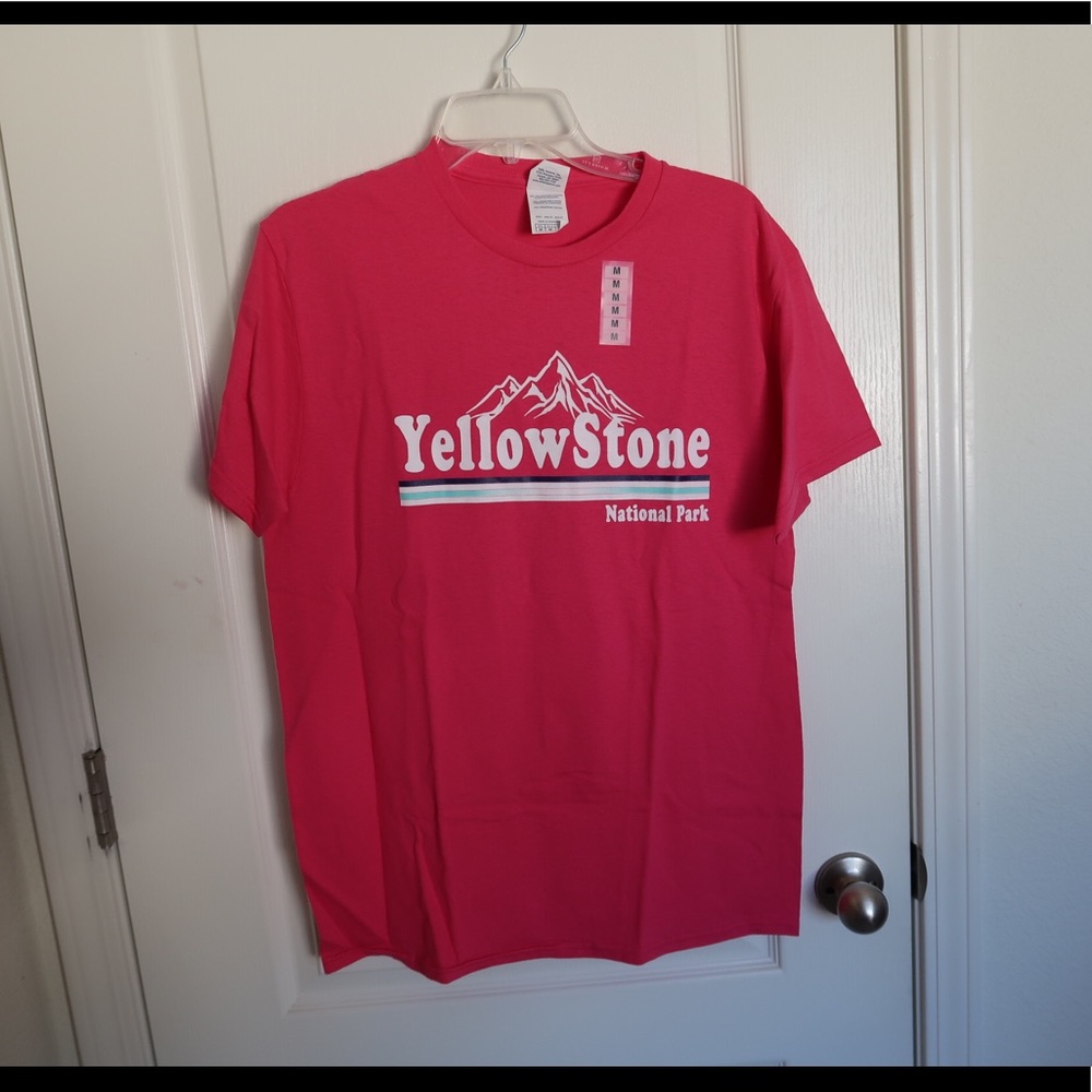 Yellowstone National Park T-shirt medium
